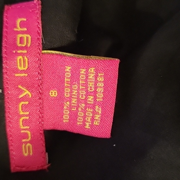 Sunny Leigh size 8 midi skirt black white with accents of red and gold - Picture 3 of 3